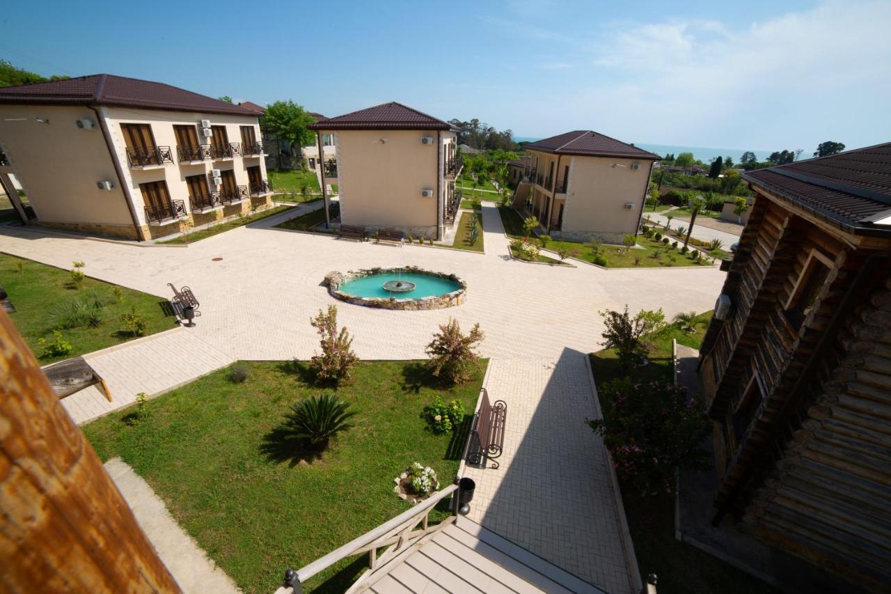 Hotel Paradise Sukhumi Exterior photo